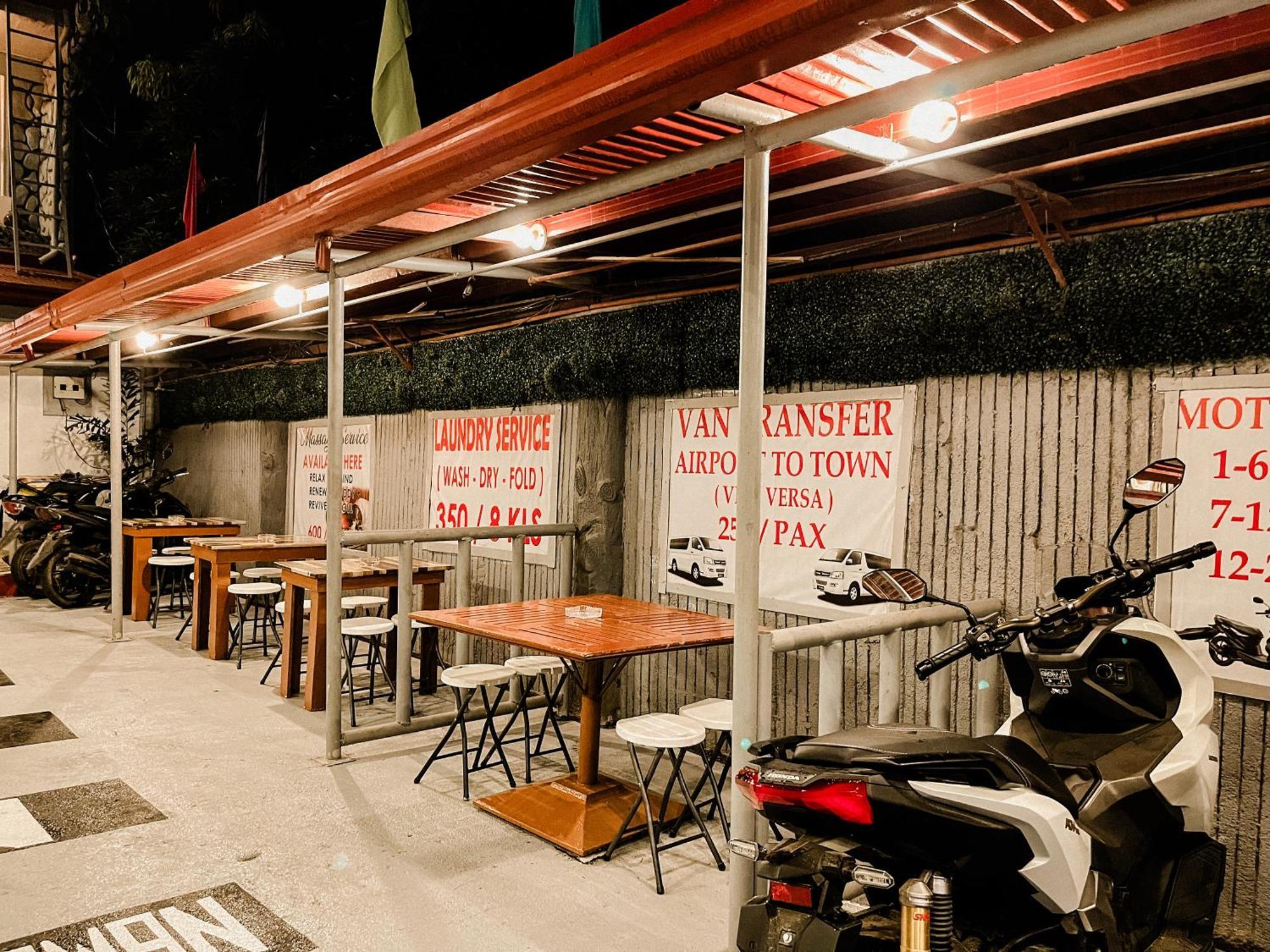 Mario'S Travellers Inn Coron Exterior foto